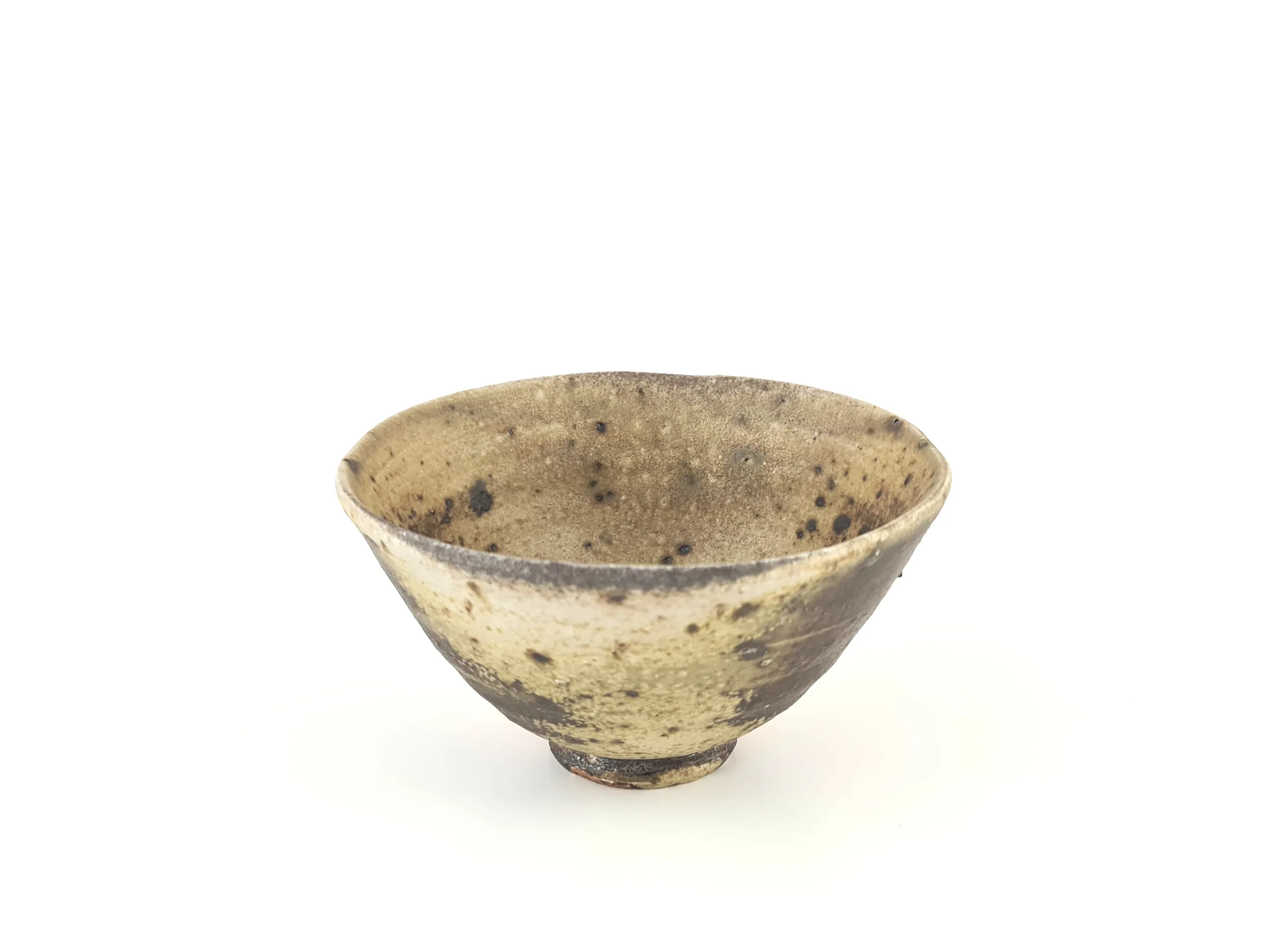 Rankų darbo Chawan arbatos puodelis – Hira-chawan forma - Image 3