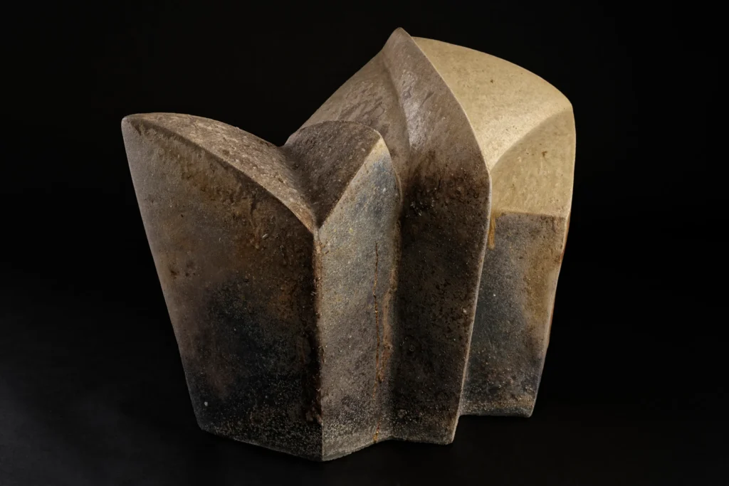 Skulptūra „Pumpuras“ – Anagama keramika